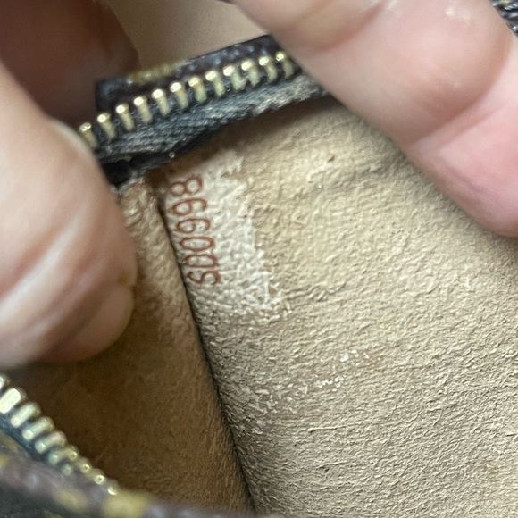 Authentic Louis Vuitton monogram wristlet pouch SD0998 (A2051) - Picture 8 of 10